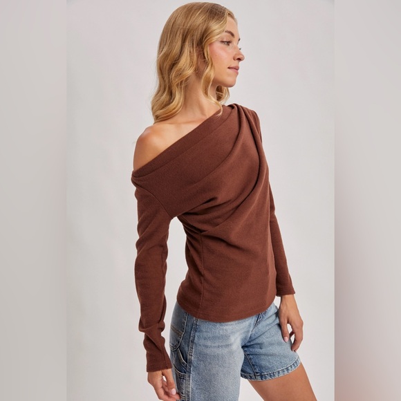 Elegant Off-Shoulder Brown Top - Picture 2 of 5